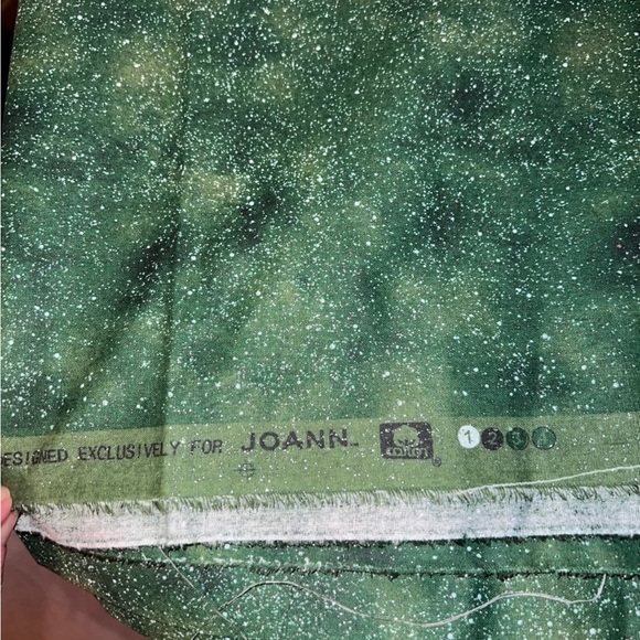 Joanne Fabric Green with Glitter Appearance 86” x 42” Crafts Sewing - Picture 6 of 6